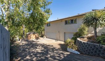 8530 Rockledge Rd, La Mesa, CA 91941