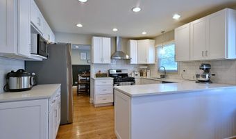 1350 W Barnwall Dr, Addison, IL 60101