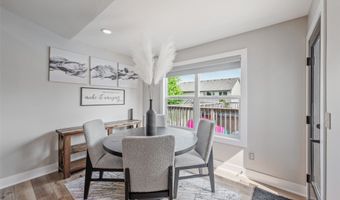 321 32nd St SW, Altoona, IA 50009