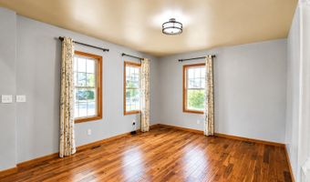 138 Church St, Belford, NJ 07718