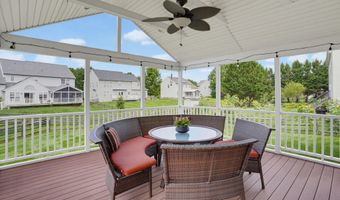 10 WHIRLAWAY Dr, Bear, DE 19701