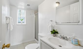 7821 CAYUGA Ave, Bethesda, MD 20817