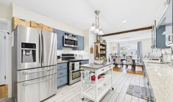 30 Alvin St, Warwick, RI 02886