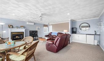 16 Elm Ave, Narragansett, RI 02882