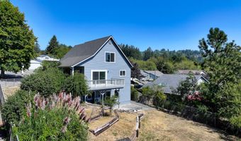 808 5TH St, Brookings, OR 97415