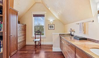 767 Oak St, Ashland, OR 97520