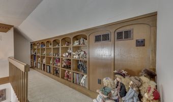 1521 Secretariat Ln, Indianapolis, IN 46217