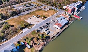 323 Water St, Apalachicola, FL 32320