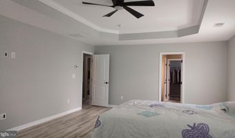 25501 EMERSON OAKS Dr, Aldie, VA 20105