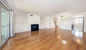 21 Harbour Vlg C, Branford, CT 06405