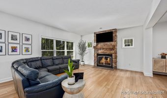 4936 W Village Trl SE, Ada, MI 49301