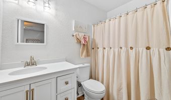 8138 Maple Stream Blvd, Indianapolis, IN 46217