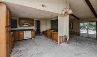 7344 SW Overland Trl, Andover, KS 67002