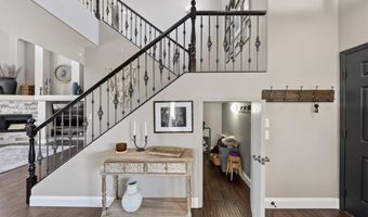 10661 Shelter Hill Ct, Las Vegas, NV 89129