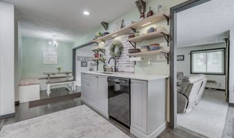 110 N Tresslar Ave, Bargersville, IN 46106