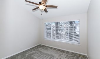 7 Shade Tree Ct, Algonquin, IL 60102