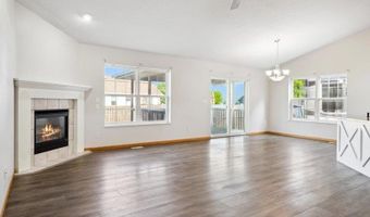 1415 Deerfield Dr, North Liberty, IA 52317
