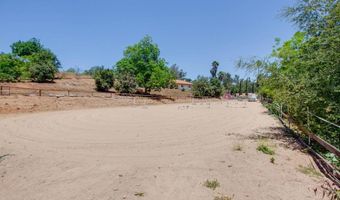 2605 Kauana Loa Dr, Escondido, CA 92029