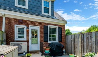 4220 32ND St S, Arlington, VA 22206