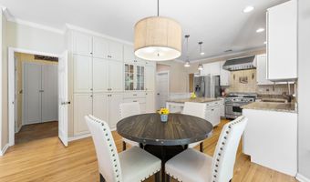 13 Victorian Woods Dr, Atlantic Highlands, NJ 07716