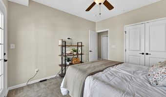 42227 PIEBALD Sq, Aldie, VA 20105