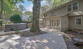 835 Lakeshore Dr NW, Berkeley Lake, GA 30096