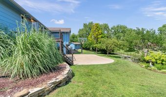 4566 Westlake Ct, Bel Aire, KS 67220