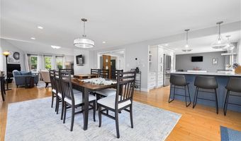 5 Maloney Ln, Middletown, RI 02842