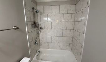 208 East St, Batesville, MS 38606