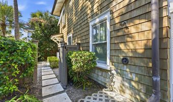 698 BEACH Ave, Atlantic Beach, FL 32233