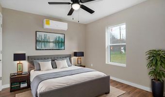 930 Porter Ave, Aurora, MO 65605