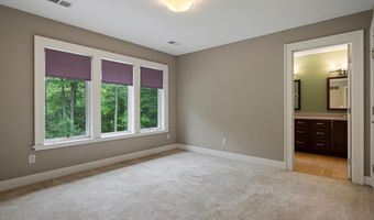 3867 Hawk Crest Rd, Ann Arbor, MI 48103