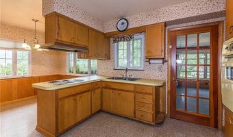 676 E Turkeyfoot Lake Rd, Akron, OH 44319
