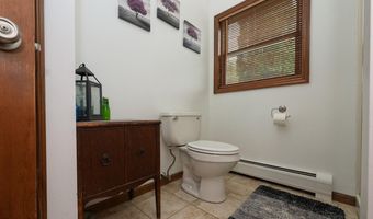 4 Debbie Dr, Altamont, NY 12009
