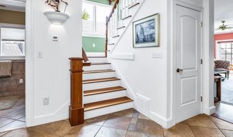 33 Crescent Ave, Beverly, MA 01915