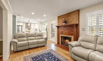 7421 BEVERLY MANOR Dr, Annandale, VA 22003