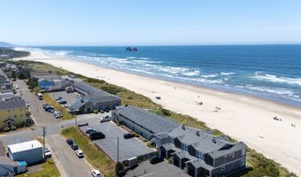 137 S PACIFIC St 13, Rockaway Beach, OR 97136