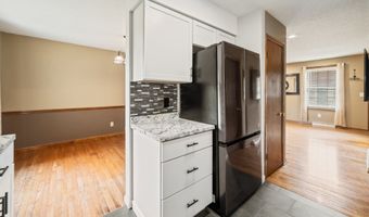 33 Bay Path Way 33, Branford, CT 06405