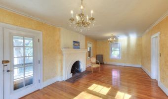 24 Hadwen Rd, Worcester, MA 01602