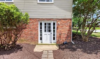 3303 17TH St N, Arlington, VA 22201