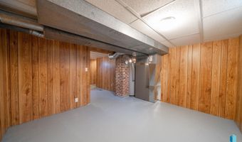 412 S 1st Ave, Brandon, SD 57005