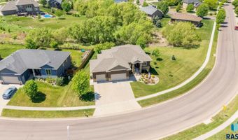 305 S Heritage Rd, Brandon, SD 57005