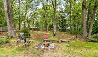 689 Middle Rd, East Greenwich, RI 02818