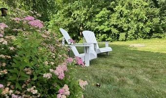 7 Hidden Meadows Dr, Charlestown, RI 02813