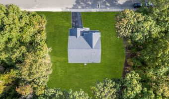 70 Seurat St, Barnegat, NJ 08005