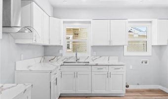 941 W 55th St, Los Angeles, CA 90037
