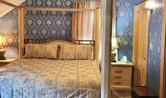 15 Lincoln Ave, Coventry, RI 02816