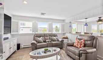 35 Willow Ave, Narragansett, RI 02882
