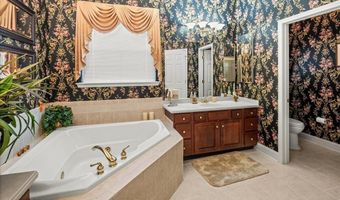 9 Spring Lake Ct, Barnegat, NJ 08005