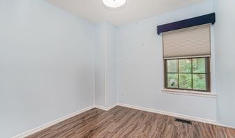 195 Kinnoll Hill Ct, Aberdeen, NJ 07747
